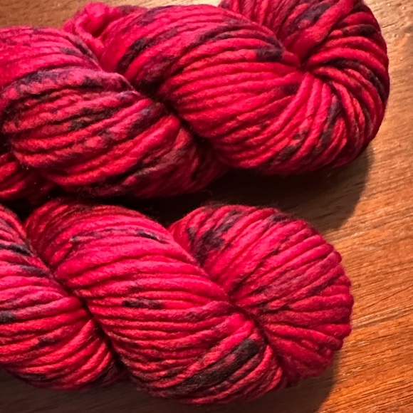WSK Hand-Dyed Crimson Night Bulky Yarn - Picture 5 of 5